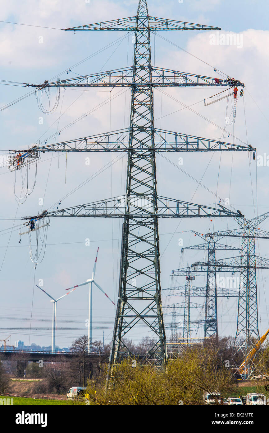 Bau der 380 kV-Freileitungen, überträgt Entwicklung für Strom aus Norddeutschland in den Süden, Stockfoto