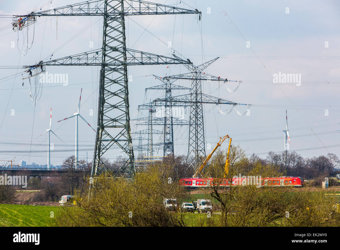 Bau der 380 kV-Freileitungen, überträgt Entwicklung für Strom aus Norddeutschland in den Süden, Stockfoto