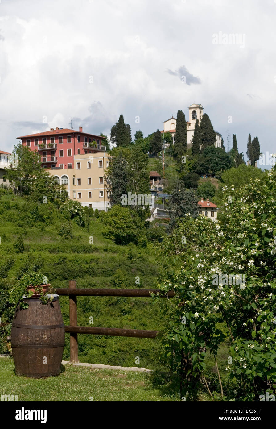 Das Dorf sich in sich und Curone Valley regional Park, Brianza, Lombardei, Italien Stockfoto