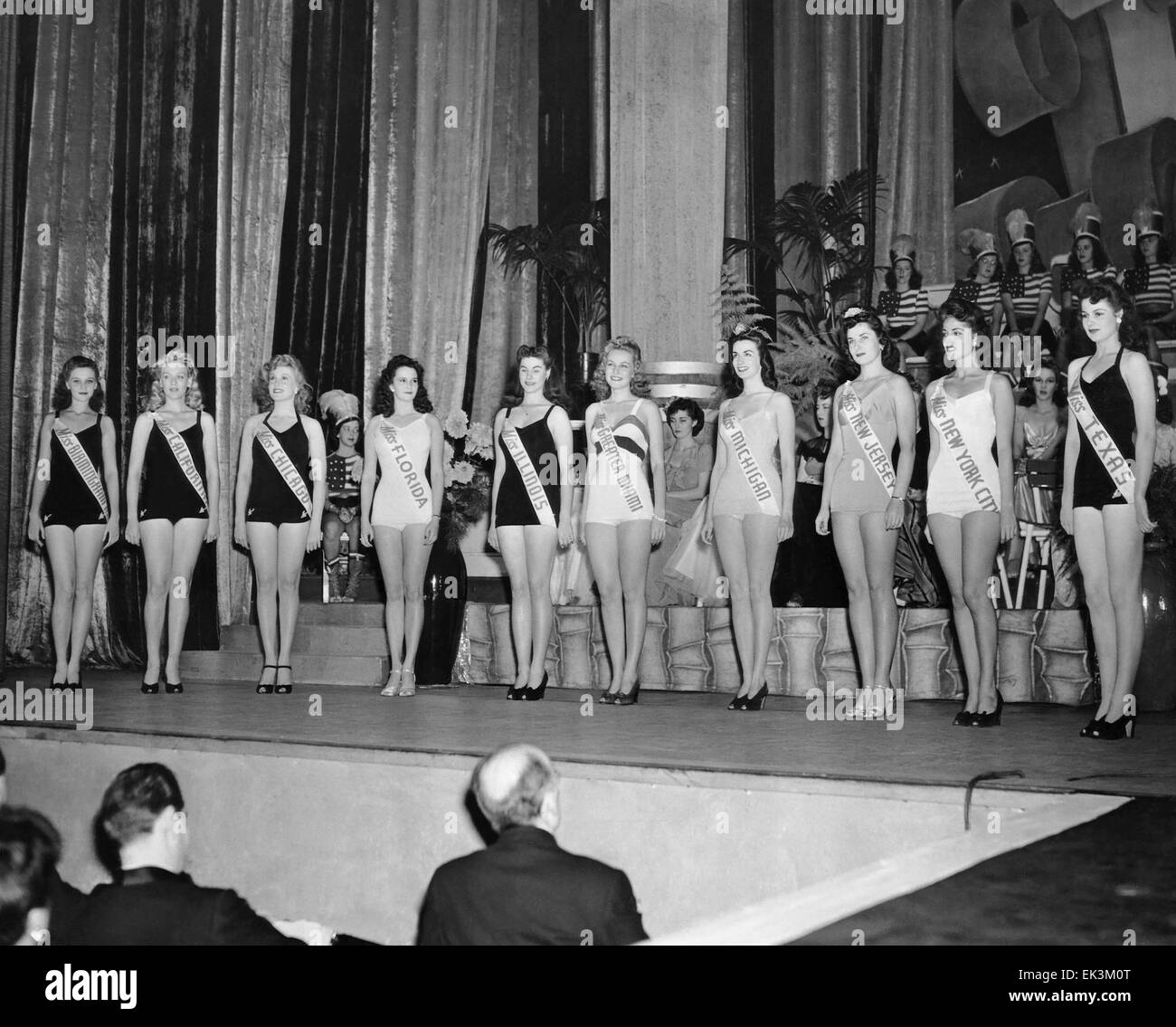 Späteren Sieger Jo-Carroll Dennison, rechts, und andere Miss Amerika Pageant Halbfinalisten, 12. September 1942 Stockfoto