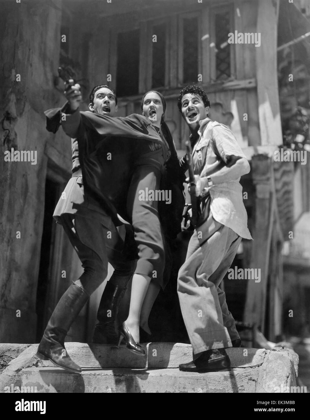 Anthony Quinn, Dorothy Lamour, Gilbert Roland, am Set des Films "Des letzten Zuges von Madrid", 1937 Stockfoto
