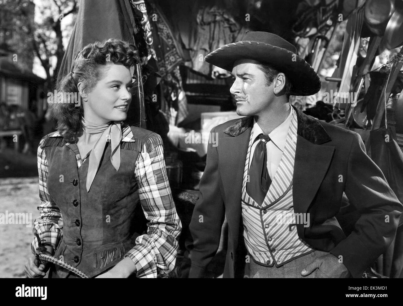 Alexis Smith, Errol Flynn, am Set des Films "Montana", 1950 Stockfoto