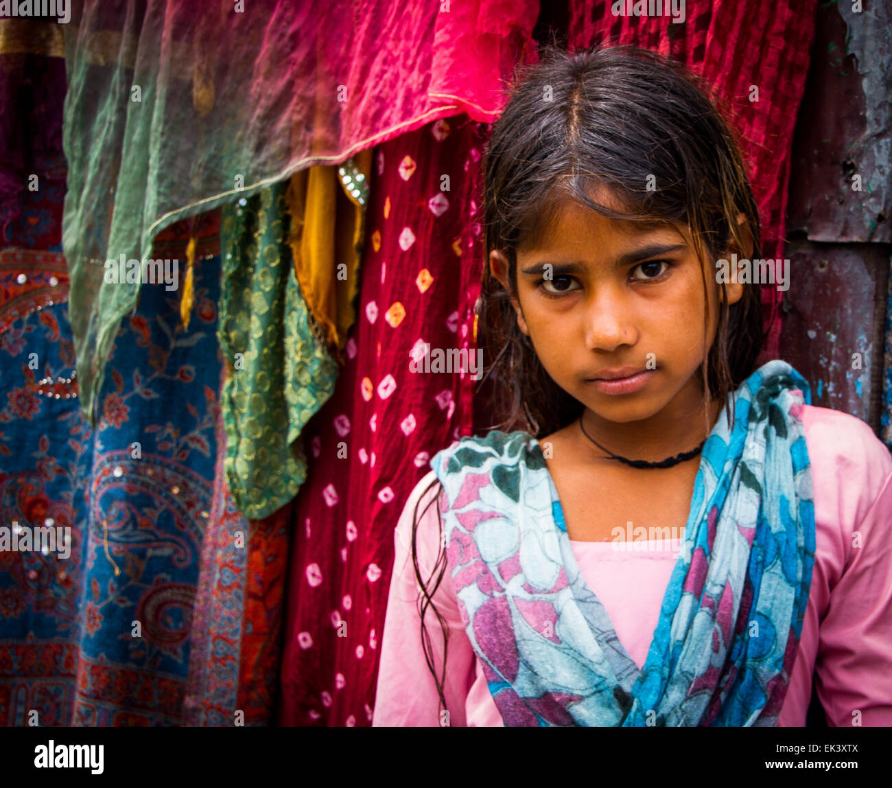 Eine junge Inderin, Leben in einem Slum in östlichen Kathmandu. Stockfoto