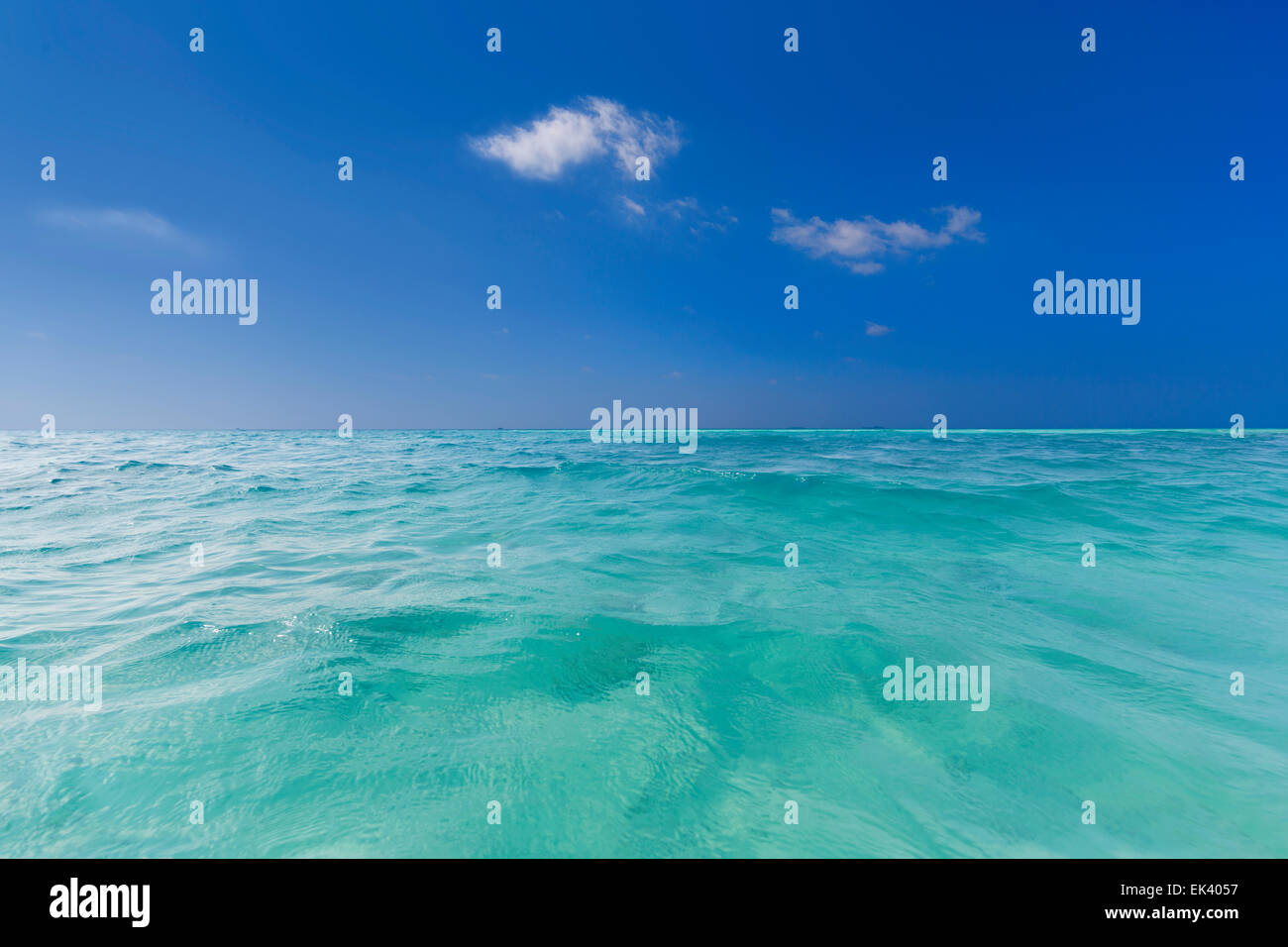 Wunderschönen tropischen Insel Strand auf den Malediven Stockfoto