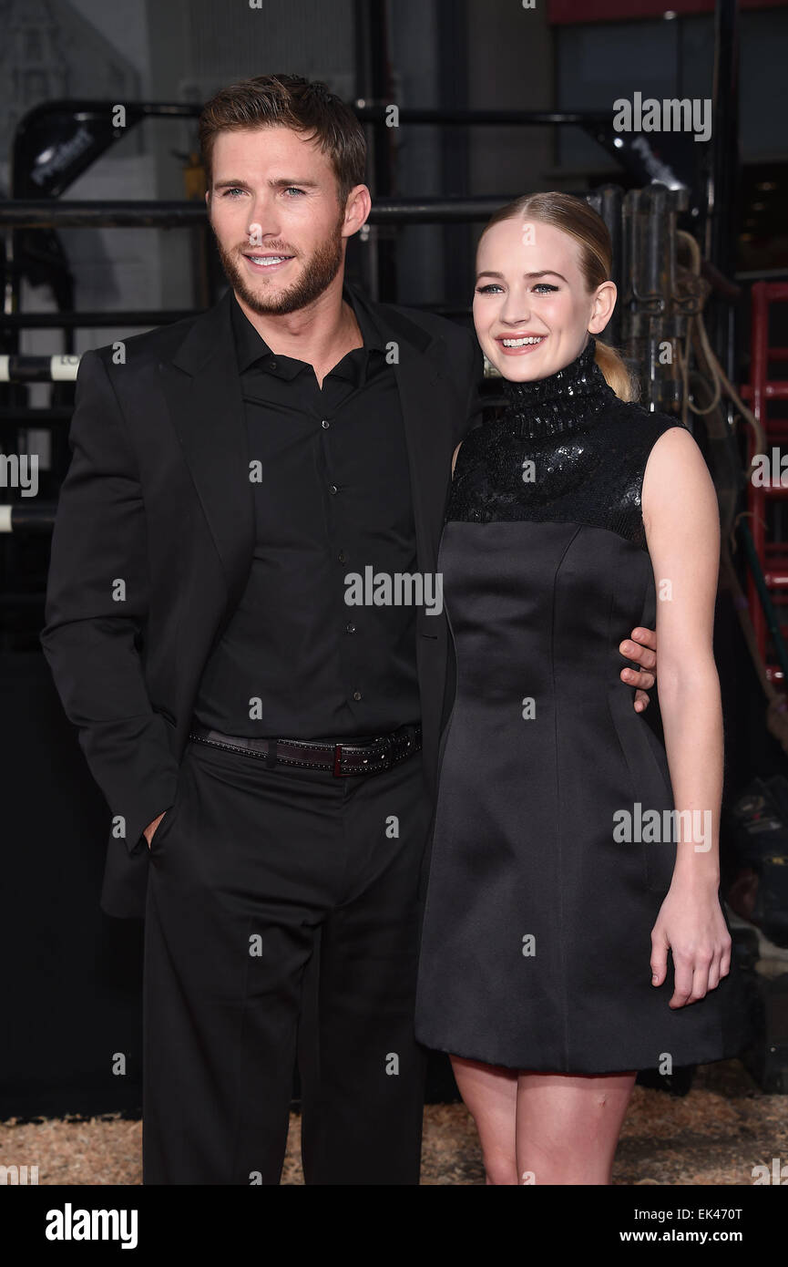 Hollywood, Kalifornien, USA. 6. April 2015. Scott Eastwood & Britt Robertson kommt für die Premiere des Films "Die längste Fahrt" im chinesischen Theater. Bildnachweis: Lisa O'Connor/ZUMA Draht/Alamy Live-Nachrichten Stockfoto