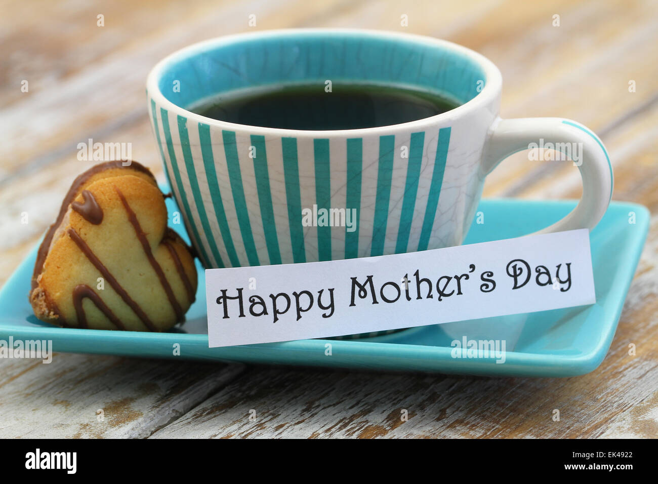 Glückliche Mutter Tageskarte mit Kaffee und Cookies Stockfoto