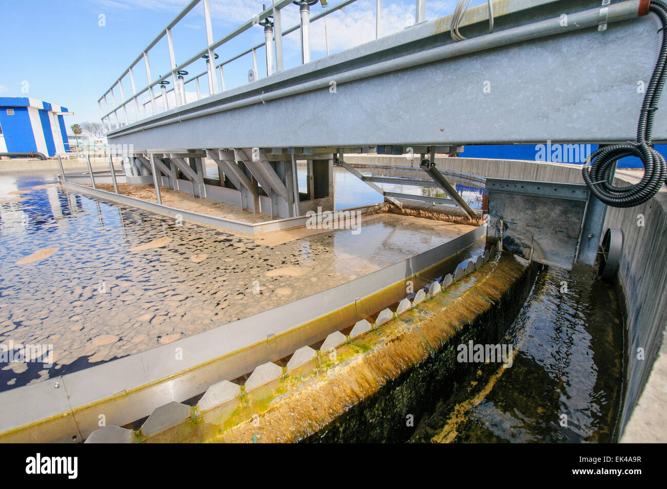 Abwasser-Aufbereitungsanlage. Das aufbereitete Wasser wird dann für die Bewässerung und landwirtschaftliche Nutzung verwendet. In der Nähe von Hadera, Kolombien fotografiert Stockfoto