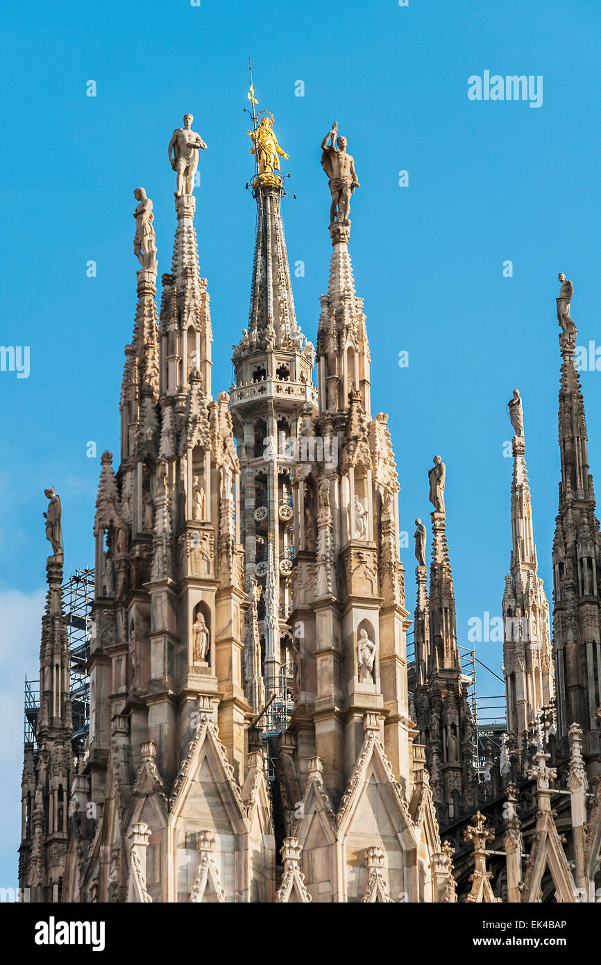 Goldene Statue, Duomo di Milano, Italien Stockfoto