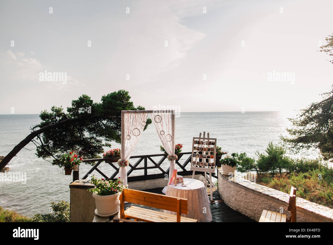 Ziel Hochzeit Bogen mit Meer n Vintage-Stil Stockfoto
