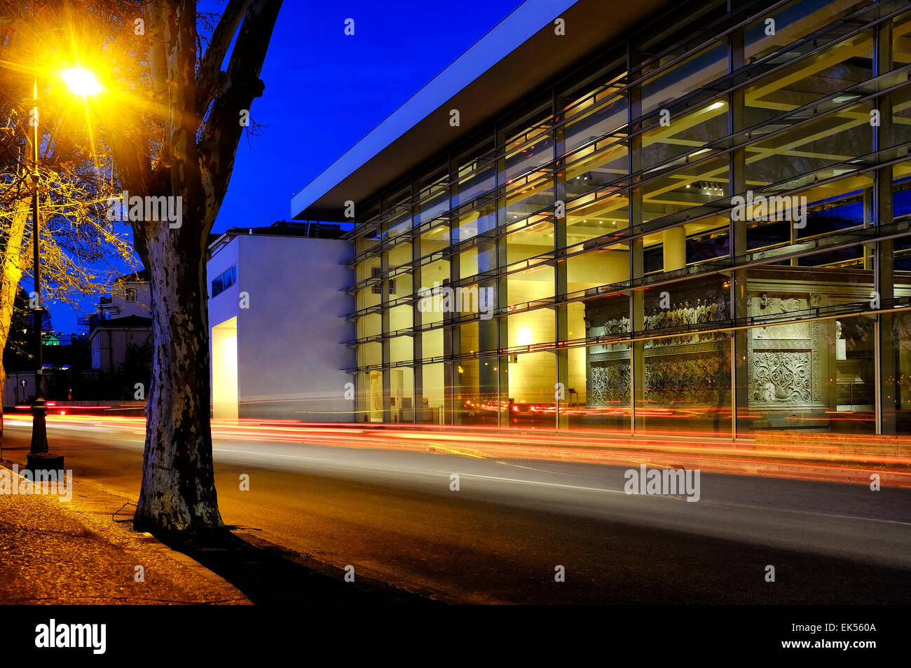Ara Pacis Augustae aus dem Lungotevere in Augusta, Italien Stockfoto