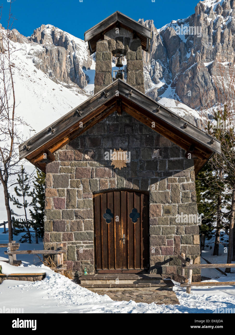 Kapelle am Rifugio Fuciade, Pale di San Martino, Dolomiten, Alpen, Italien Stockfoto
