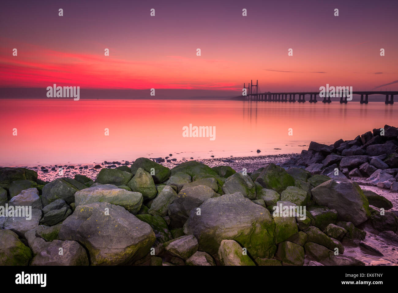 Zweite Severn Überfahrt in der Abenddämmerung Stockfoto