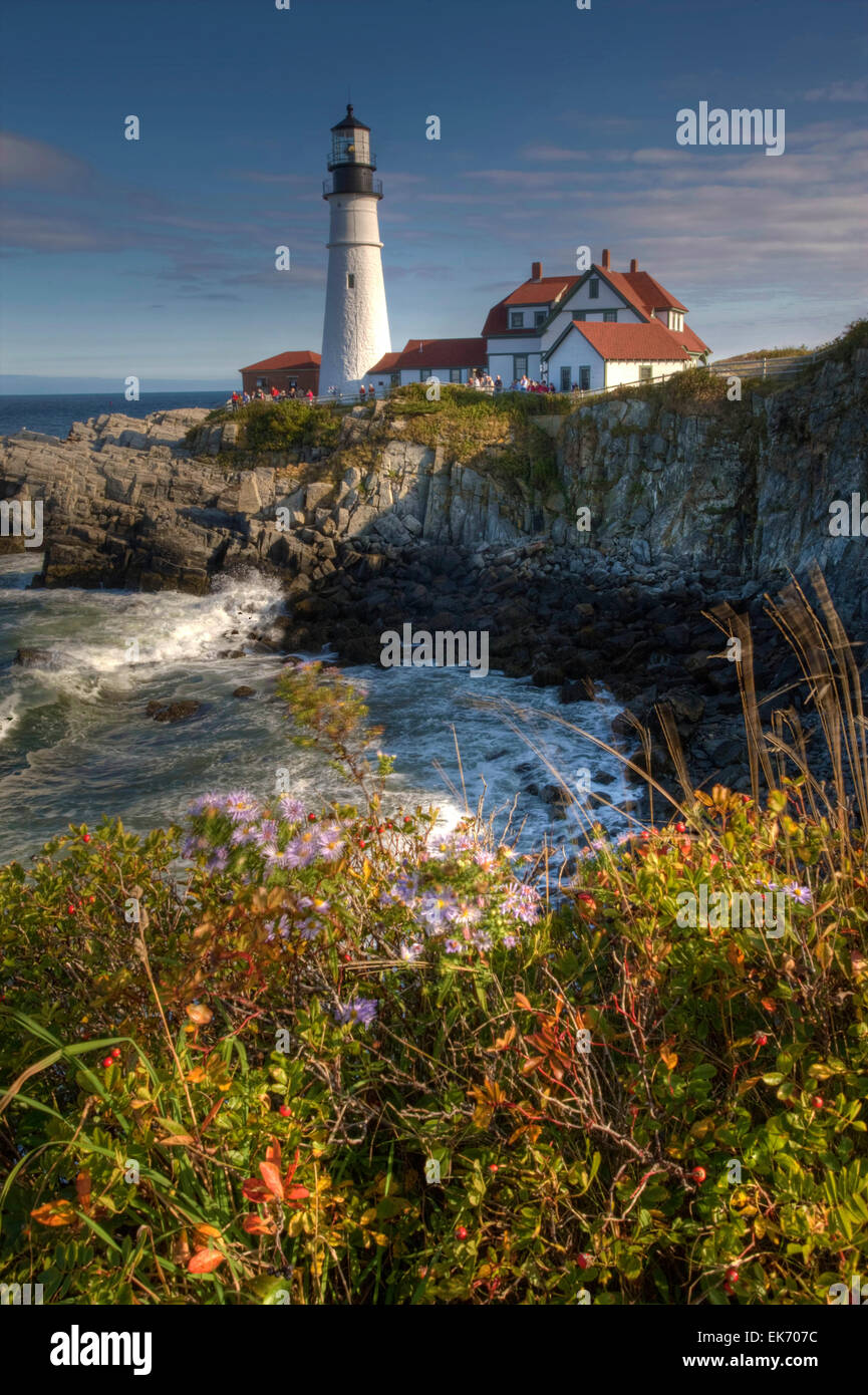 Vertikale Ansicht von Portland Light in Maine an einem schönen sonnigen Tag Stockfoto