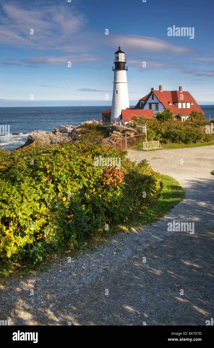 Eine vertikale Ansicht von Portland Light in Maine an einem schönen sonnigen Tag Stockfoto