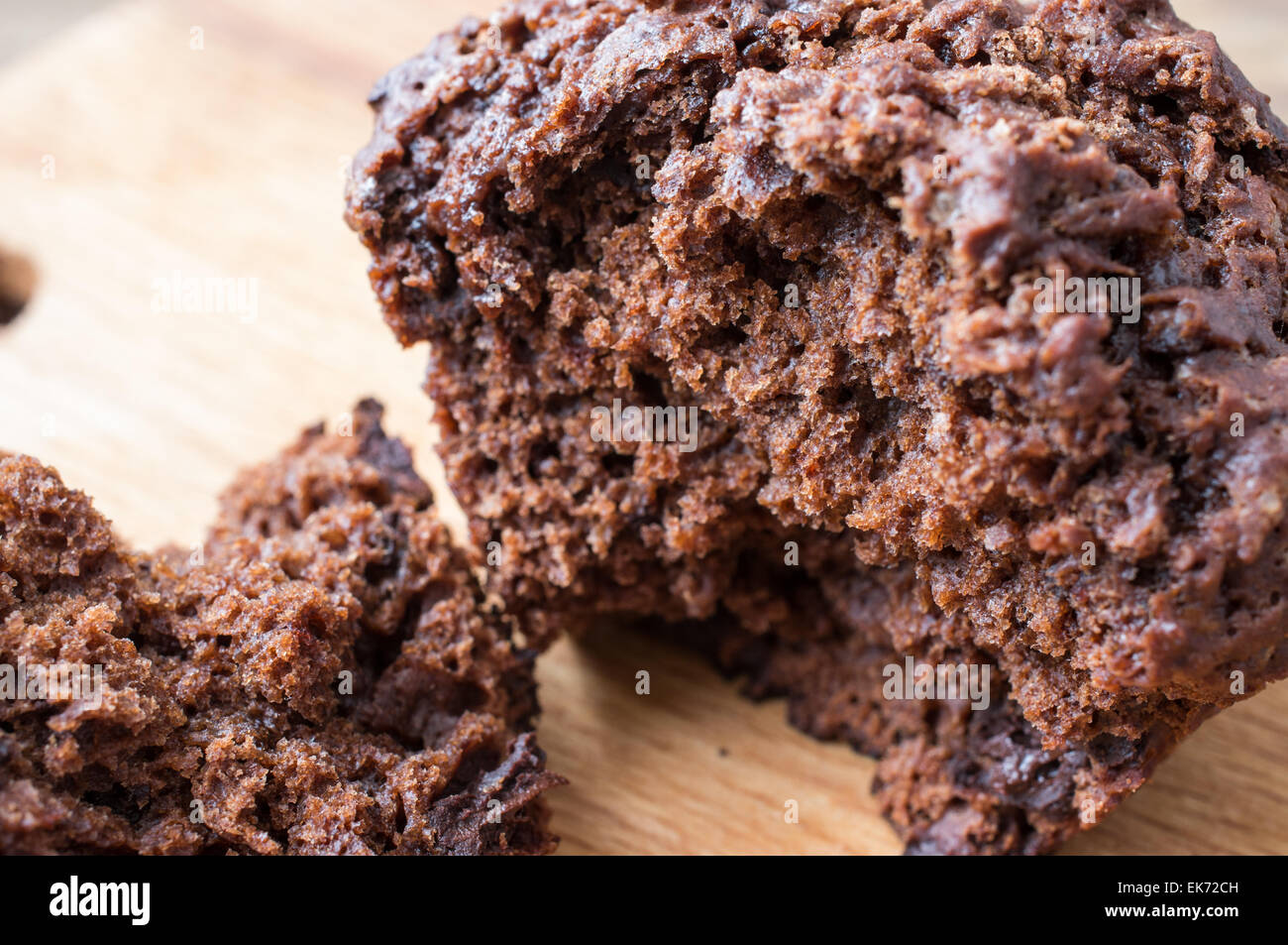 Muffin Schokolade Banane im Inneren. Close-up Stockfoto