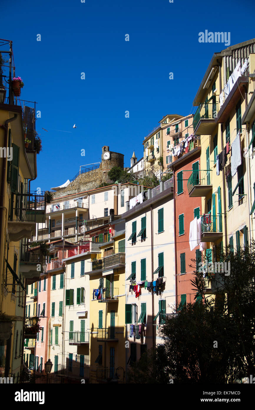 Cinque Terre, Italien - Riomaggiore bunte Fischerdorf am Mittelmeer. Stockfoto