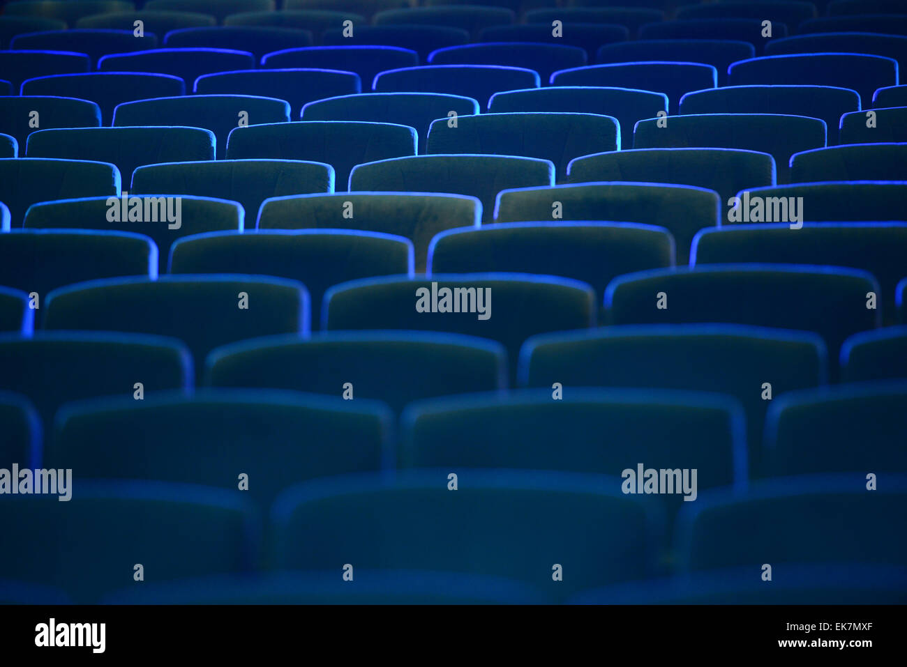 Leere grüne Sitzkomfort in Theater, Kino Stockfoto