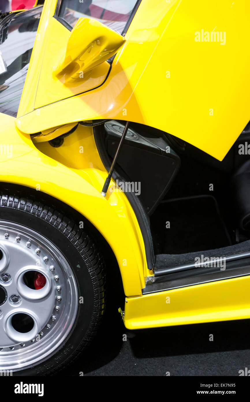 Sport Auto Tür Konstruktionsdetail, allgemein bekannt als Schere Tür mit vertikalen Rotationssystem Stockfoto