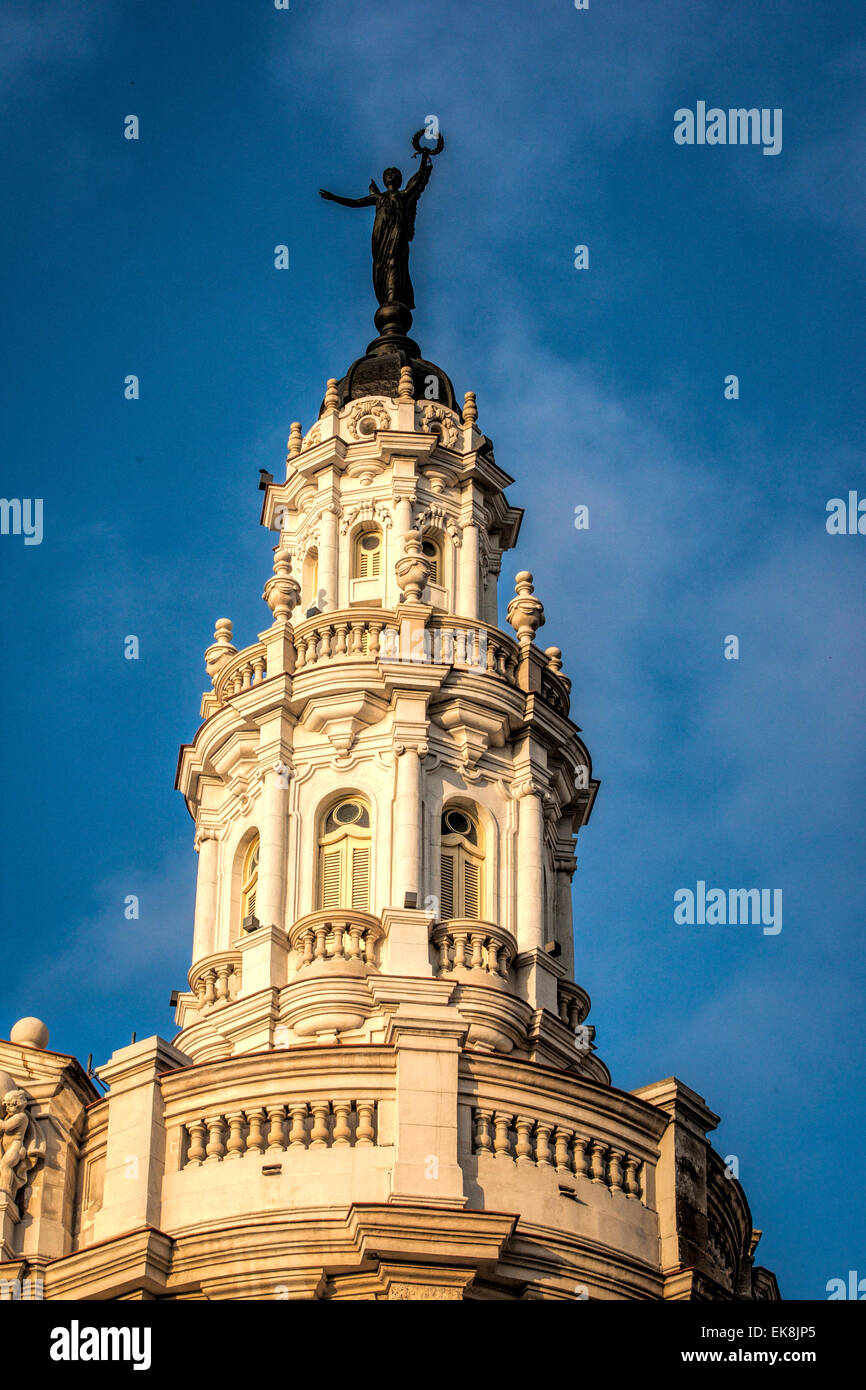 Schönes Licht auf dem Gran Teatro Opera House Gebäude in Alt-Havanna in Kuba ein perfektes Beispiel für spanische Kolonialarchitektur Stockfoto