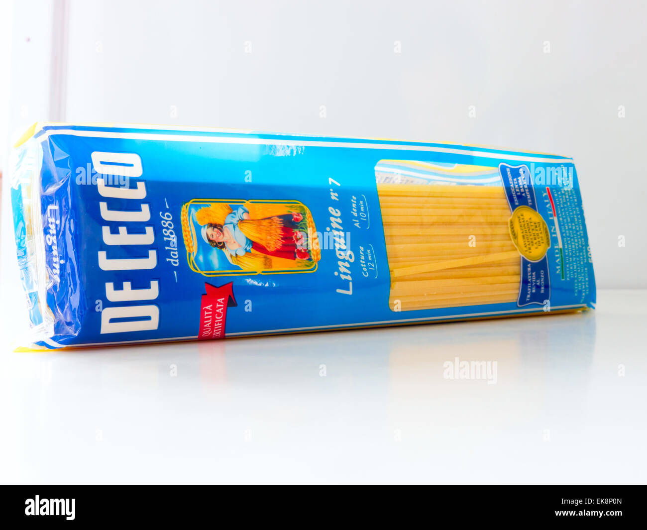 GOMEL, Weißrussland - 13. Februar 2014: Pasta De Cecco. De Cecco ist ein italienisches Unternehmen produzieren getrocknete Pasta. Stockfoto