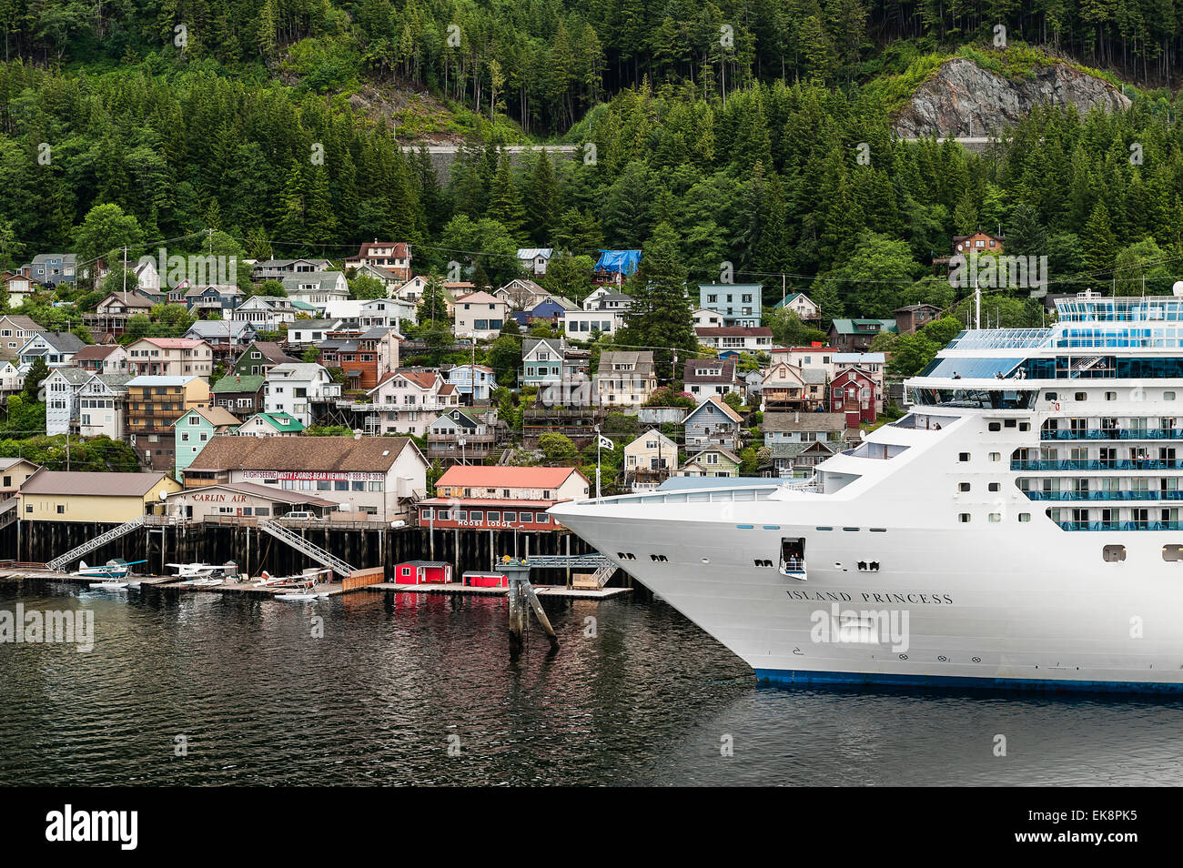 Kreuzfahrtschiff Island Princess angedockt in Ketchikan, Alaska, USA Stockfoto