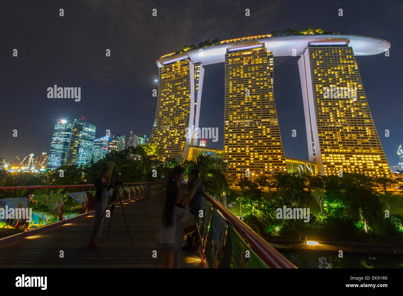 Marina Bay Sands Hotel in der Nacht. Singapur, Asien. Stockfoto