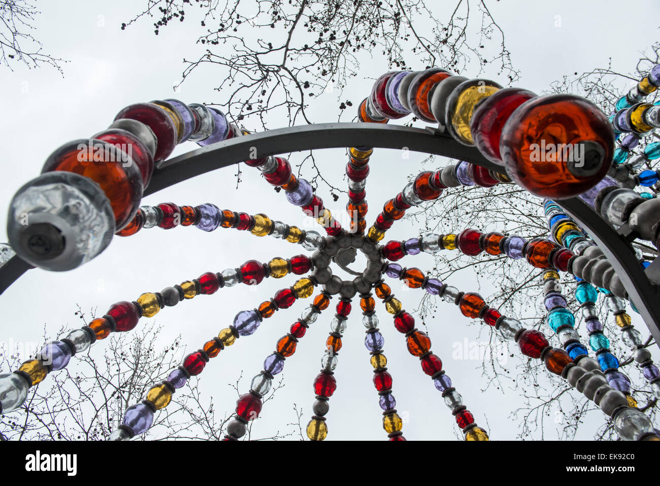 Skulptur am Eingang zur U-Bahn Palais Royal-Musée du Louvre in Paris, Frankreich-Europa-EU Stockfoto