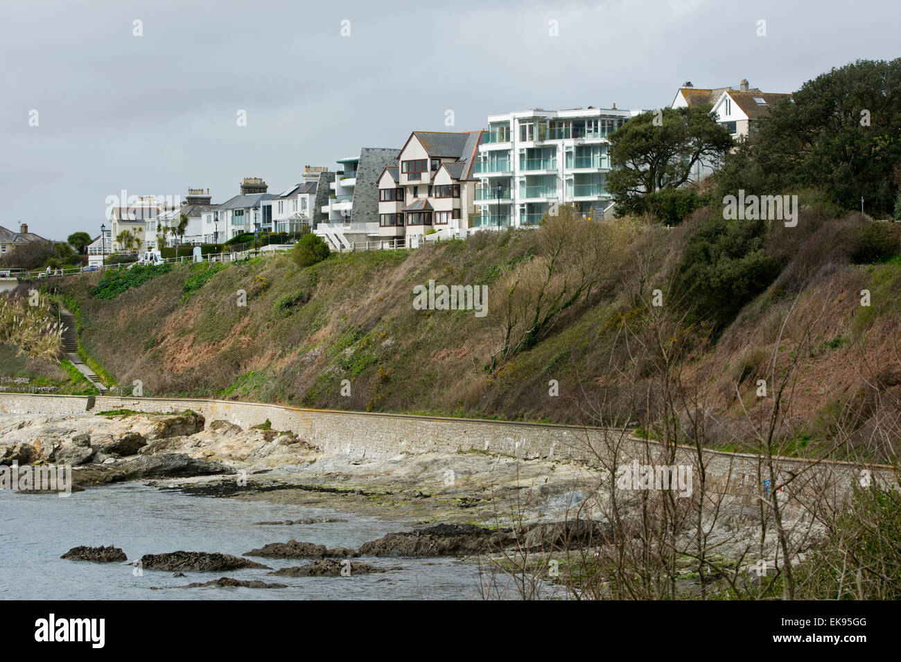 Häuser-Wohnungen-Wohnungen mit Blick auf das Meeresstrand Stockfoto