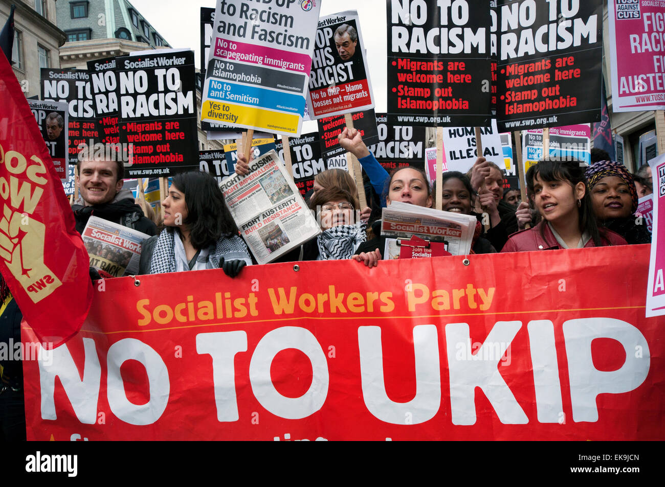 Tausende marschieren durch London auf UN-Antirassismus-Tag Protestierenden Rassismus, Faschismus, Islamophobie und Antisemitismus. 21. März 2015 Stockfoto