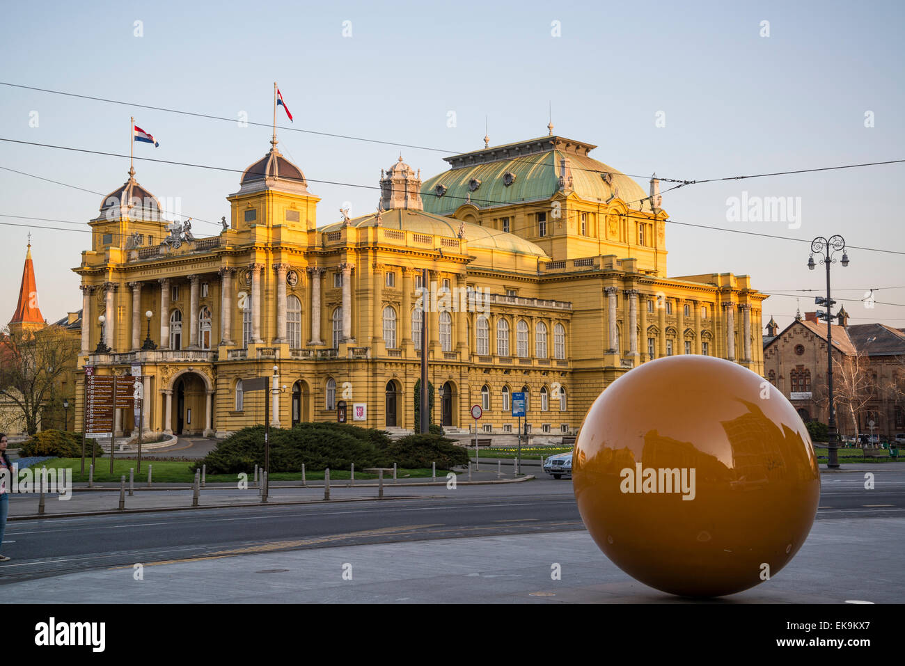 Bereich vor der Musik-Akademie und Croatian National Theatre, Zagreb, Kroatien Stockfoto