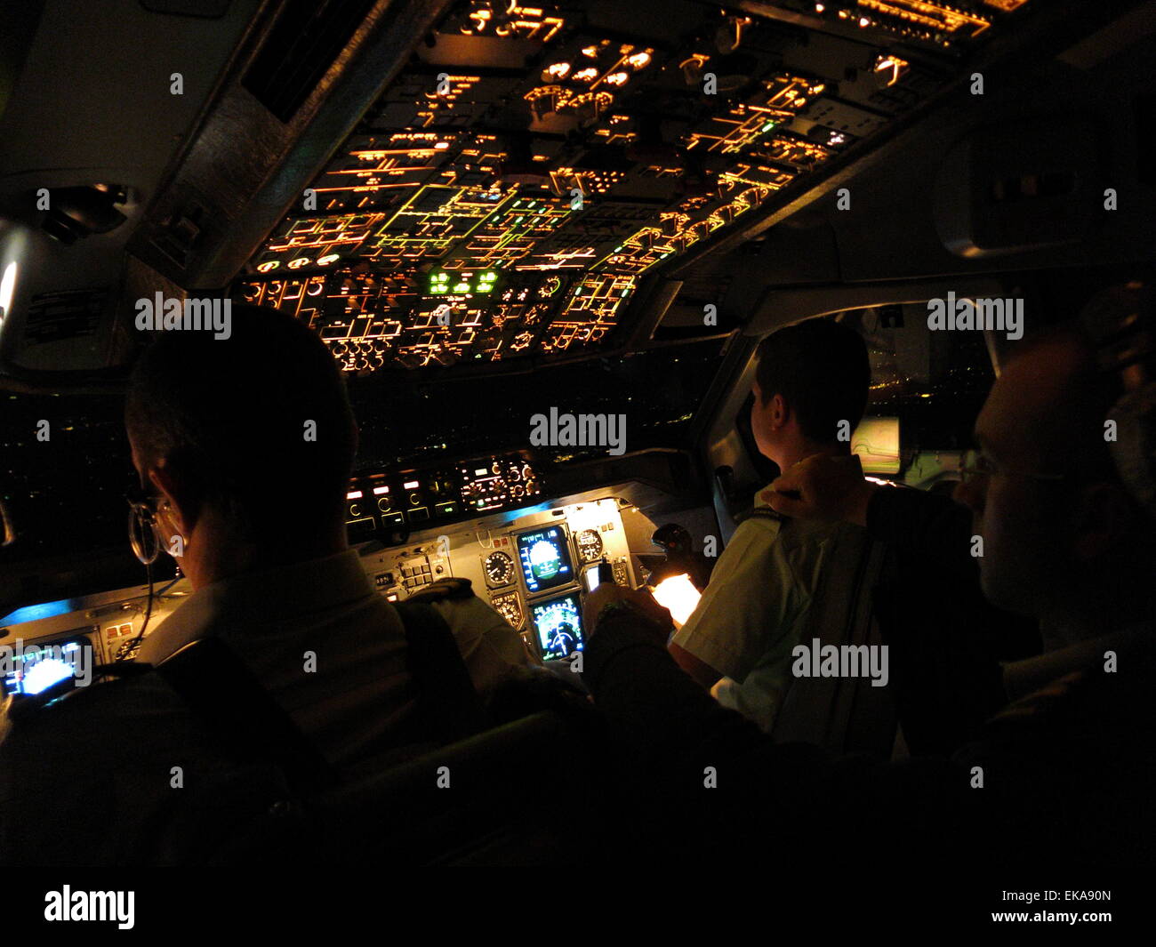 Die pilot-Crew in der Kabine der Airbus A310 CC-150 Polaris, RCAF 01, die Regierung von Kanada VIP Flugzeug Stockfoto