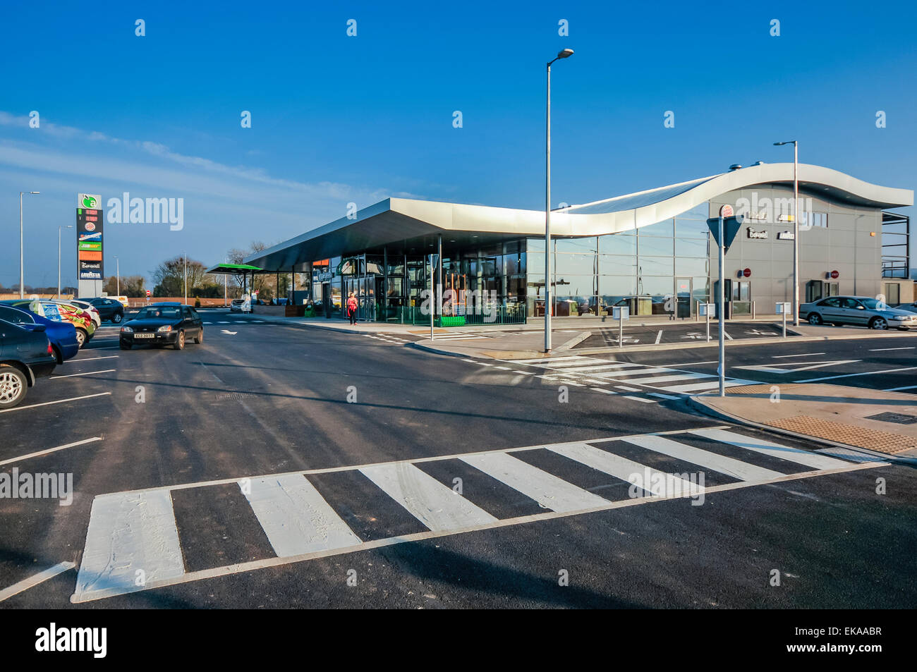 Newtownabbey, Nordirland. 8. April 2015 - Apfelgrün öffnet Nordirland das erste jemals Autobahnraststätte. Bildnachweis: Stephen Barnes/Alamy Live-Nachrichten Stockfoto