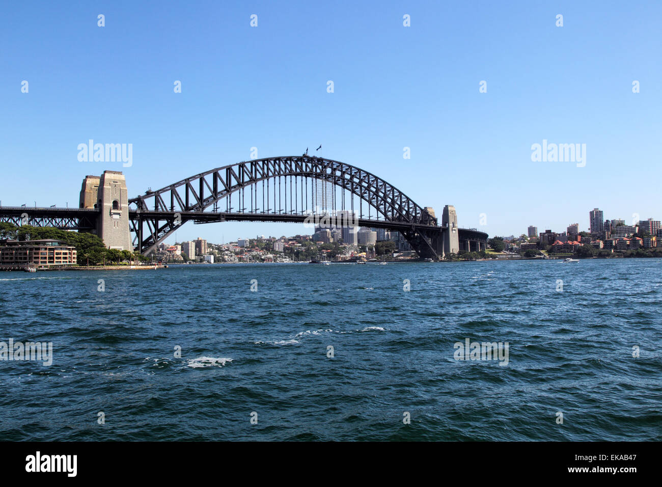 Sydney Harbour Bridge über den Hafen von Sydney, New South Wales, Australien. Stockfoto