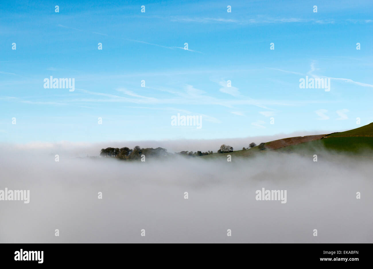 Nebel in den Hügeln des Peak District in Derbyshire England UK Stockfoto