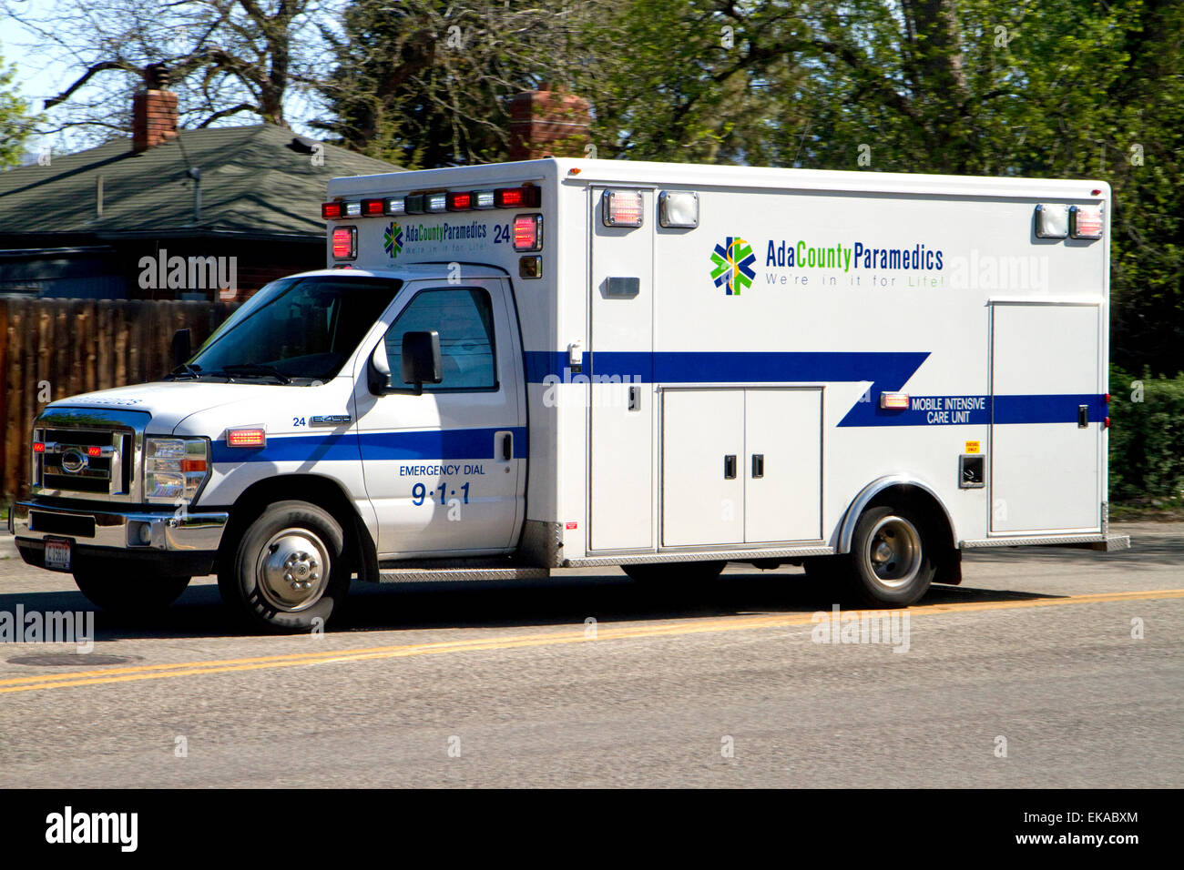 Ada County EMS Krankenwagen auf einem medizinischen Notfall in Boise, Idaho, USA. Stockfoto
