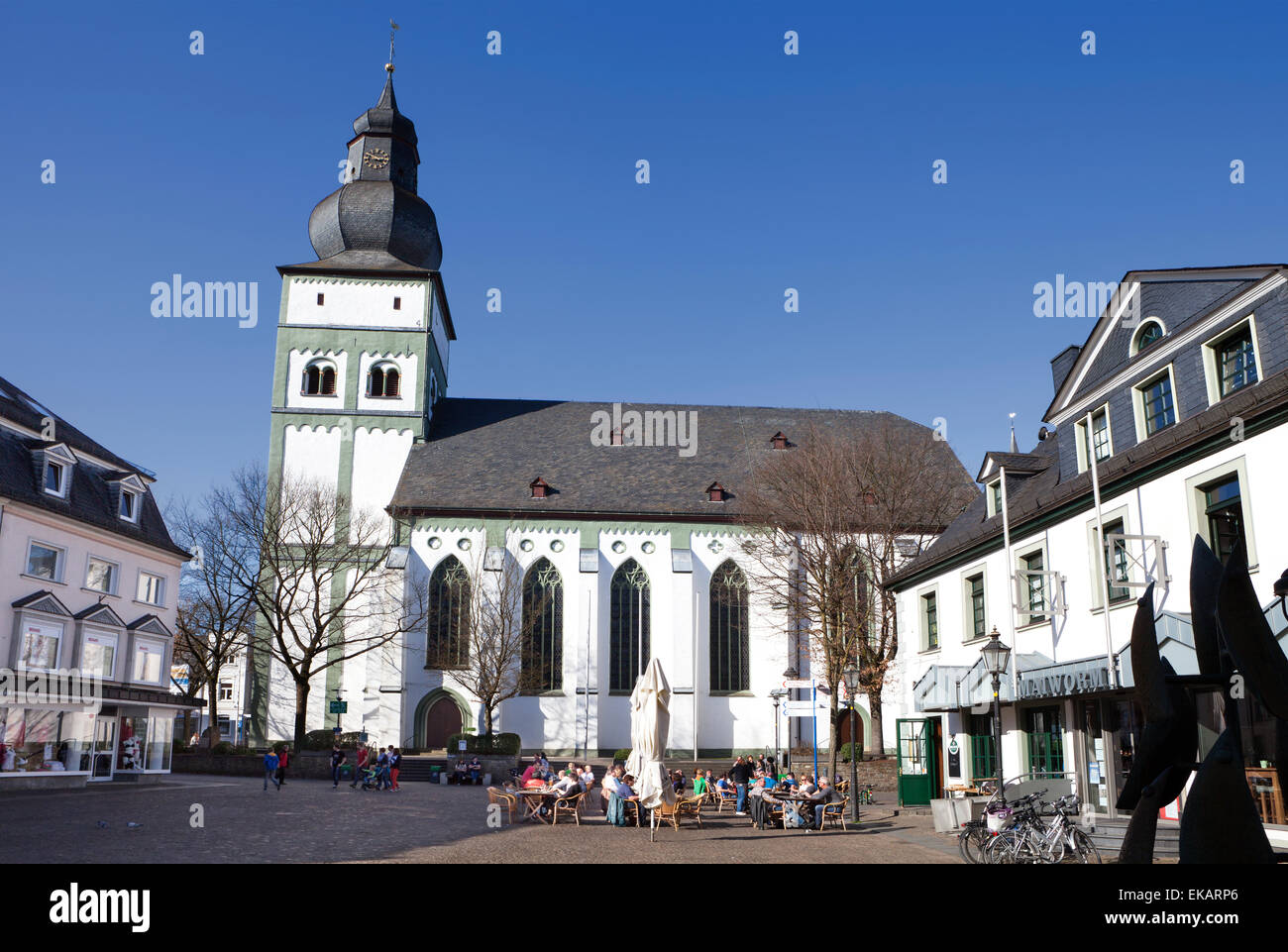 Pfarrkirche am alten Markt Platz, hanseatische Stadt Attendorn, Region Sauerland, Nordrhein-Westfalen, Deutschland, Europa, Stockfoto