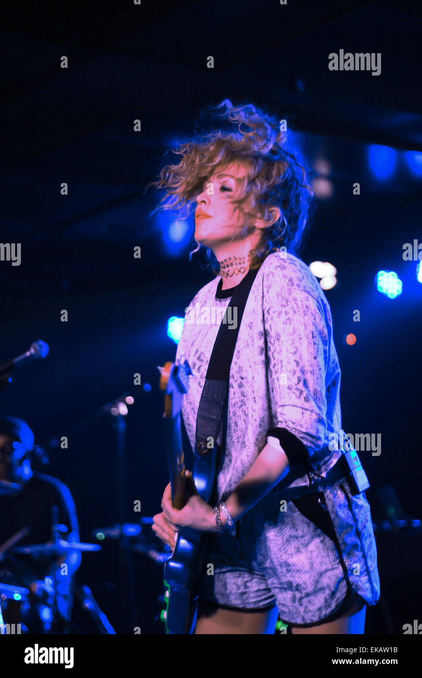 NY, NY, USA. 1. Januar 2000. The Ting Tings führen in der Webster Hall am 8. April 2015. Katie White und Jules De Martino © Rahav Segev/ZUMA Draht/Alamy Live-Nachrichten Stockfoto