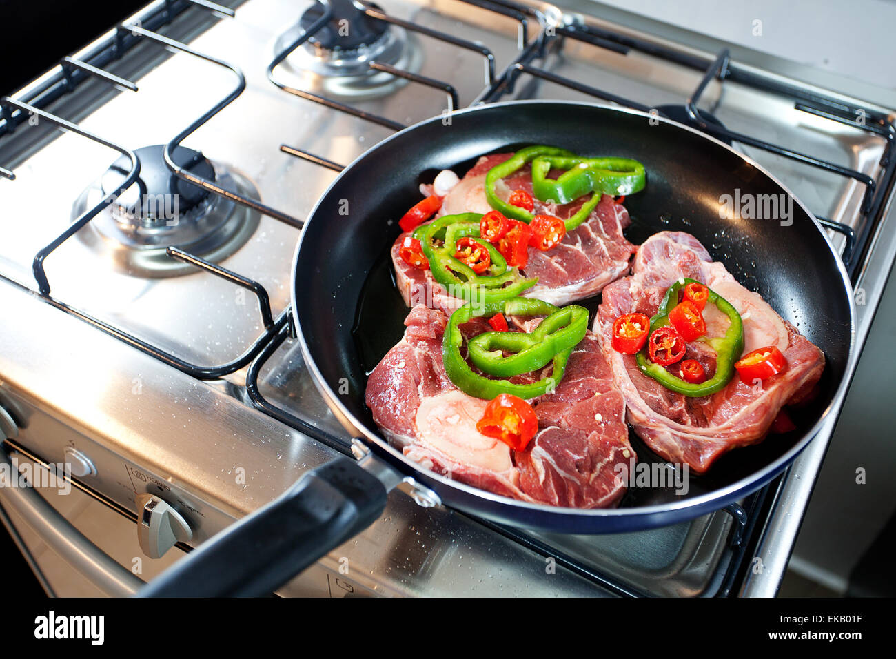 Blutige metzgerin Fotos und Bildmaterial in hoher Auflösung Alamy