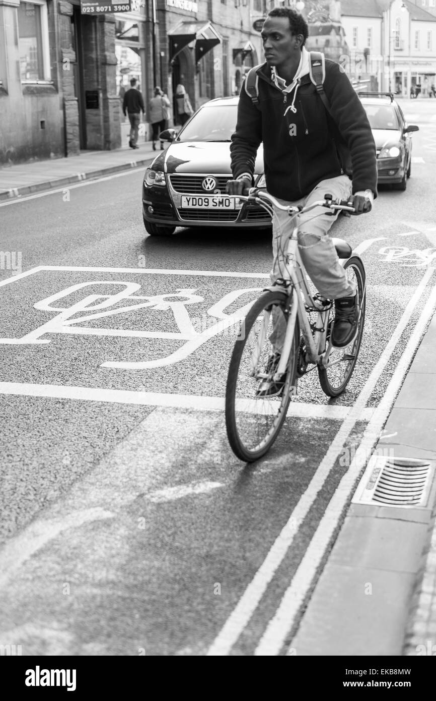 Radfahren in Salisbury Wiltshire männlich Stockfoto