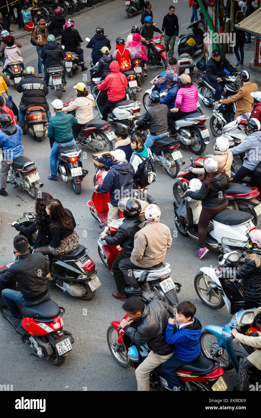 Dichten Verkehr in der Altstadt, Hanoi, Vietnam, Indochina, Südostasien, Asien Stockfoto