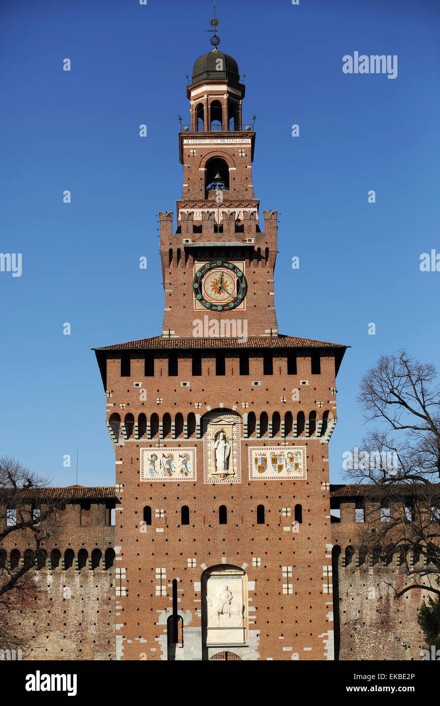 Der Torre del Filarete Uhrturm im 15. Jahrhundert Castello Sforzesco (Castello Sforzesco), Mailand, Lombardei, Italien, Europa Stockfoto Der Torre del Filarete Uhrturm im 15. Jahrhundert Castello Sforzesco (Castello Sforzesco), Mailand, Lombardei, Italien, Europa Stockfoto