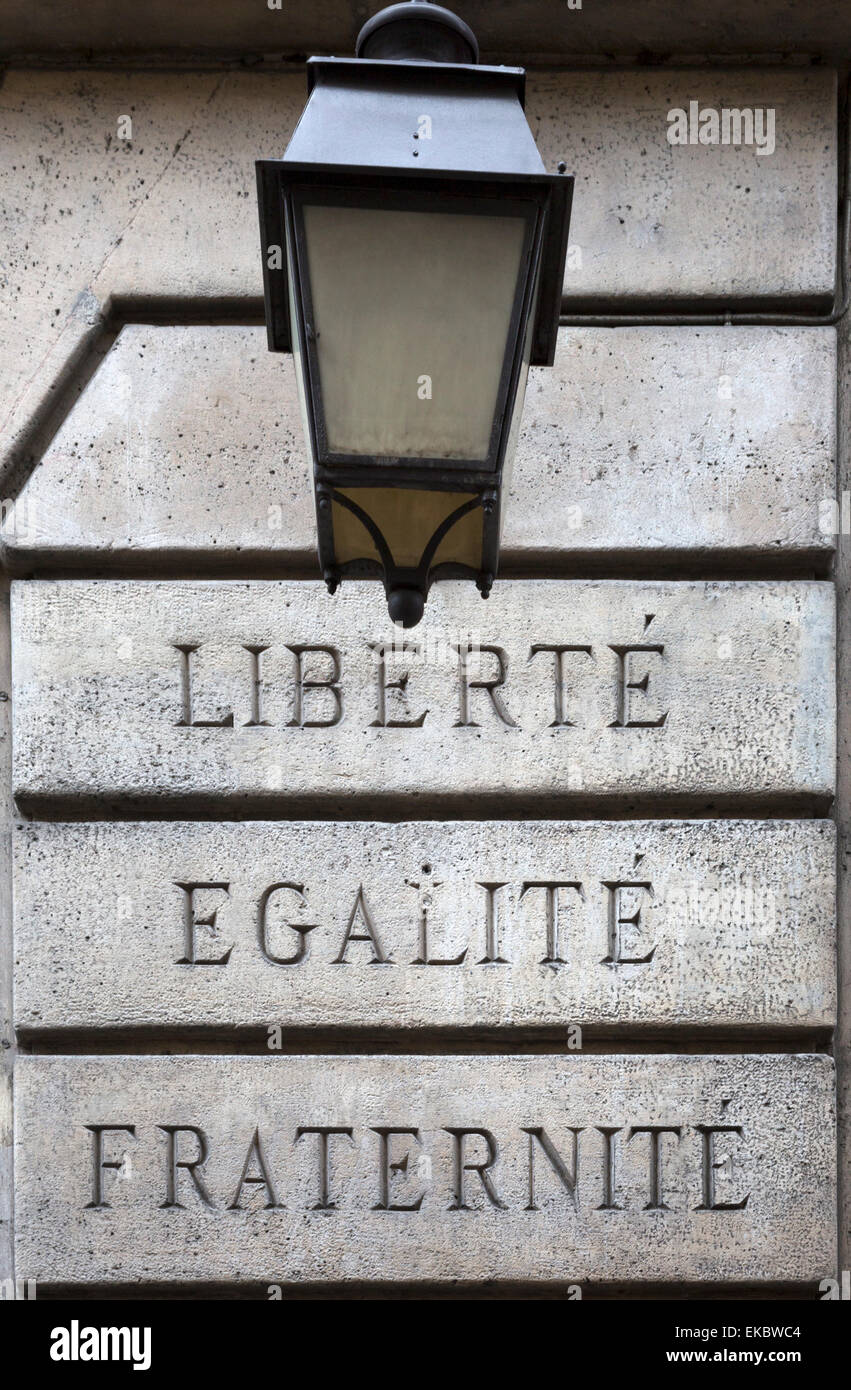 Nahaufnahme der Wand eingeschrieben Liberte, Egalité, Fraternité, Paris, Frankreich Stockfoto