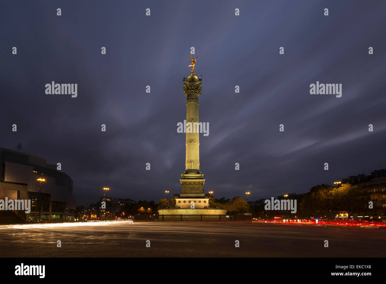 Blick auf Juli Spalte in der Nacht, Paris, Frankreich Stockfoto