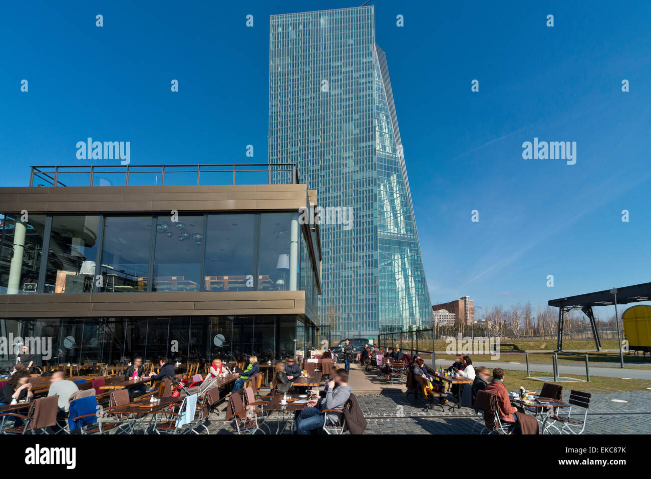 Europa, Deutschland, Frankfurt auf dem Main, Europäische Zentralbank, EZB, Sitz. Caffee ...
