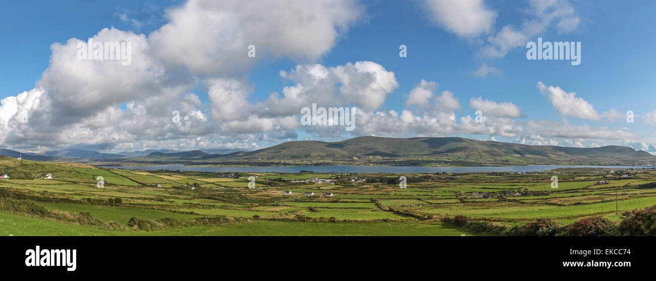 Landschaftlich reizvolle Auenlandschaft auf Valentia Island in County Kerry, Irland Stockfoto