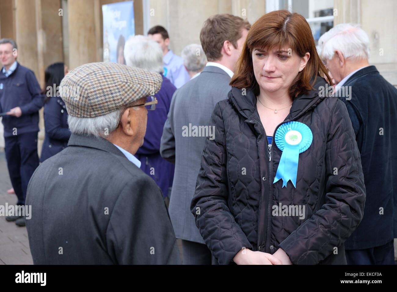 Nicky Morgan konservativen Kandidaten in Loughborough werben um Stimmen in der BRITISCHEN allgemeinen Wahl 2015 Stockfoto