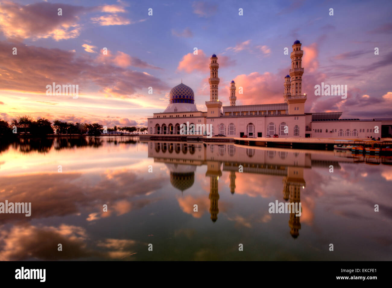 Kota Kinabalu Stadt schwimmende Moschee, Sabah, Borneo, Ost-Malaysia Stockfoto