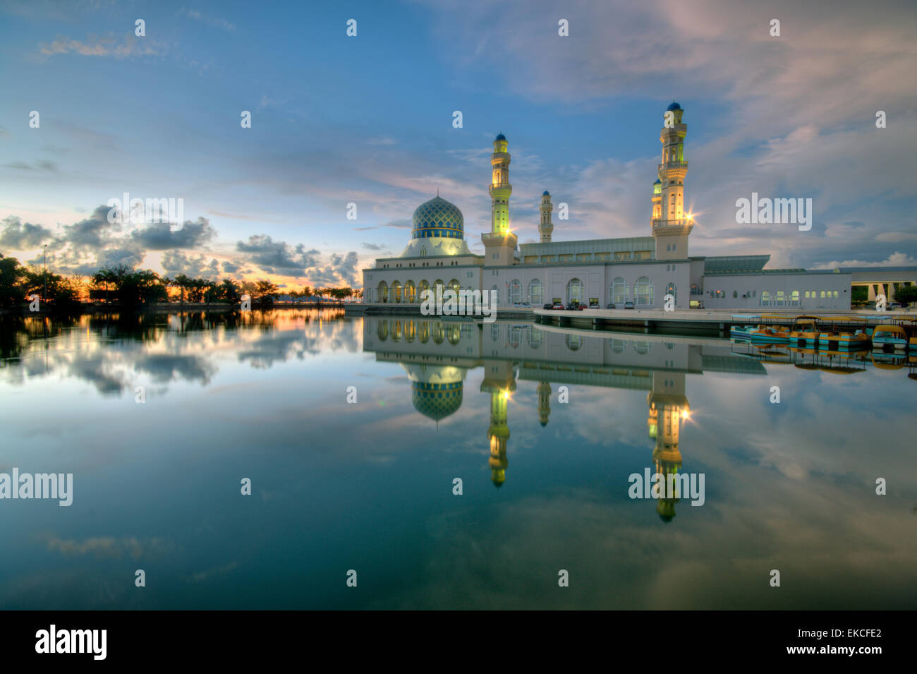 Kota Kinabalu Stadt schwimmende Moschee, Sabah, Borneo, Ost-Malaysia Stockfoto