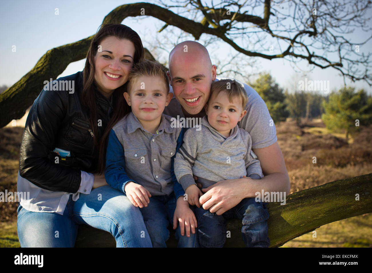 Familienportrait im freien Stockfoto
