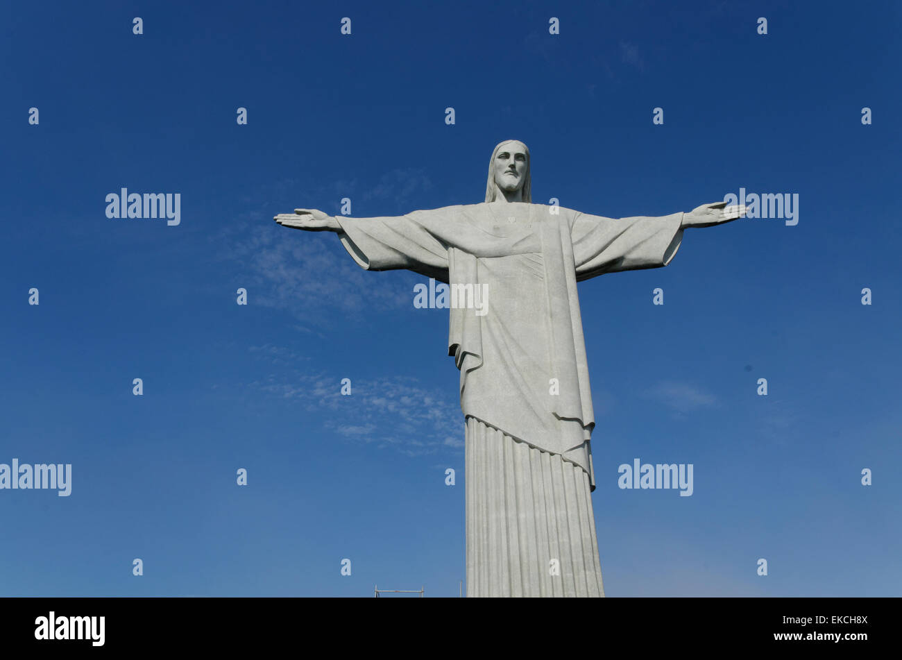 Die ausgestreckten Arme der Statue die Christusstatue auf dem Corcovado-Berg. Rio De Janeiro, Brasilien. Stockfoto